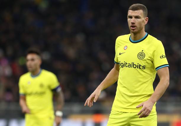 盲目效仿并 盲目效仿并